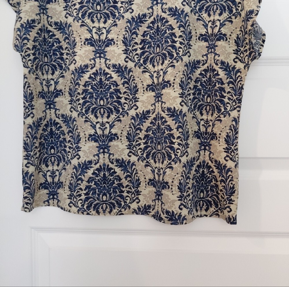 Navy Damask Short Sleeve Scoop Neck Tee - Picture 3 of 4